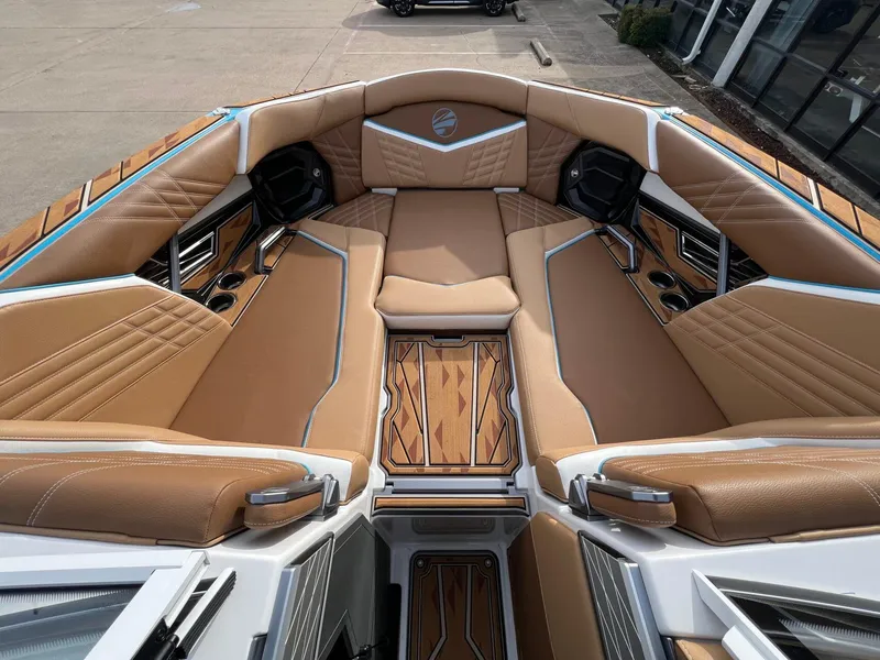 Slide: The Image of Tigé 25ZX Ultre' 2025 - 32