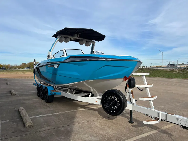 Slide: The Image of Tigé 25ZX Ultre' 2025 - 4