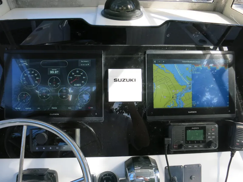 Slide: The Image of Mako 221 Center Console 1993 - 16