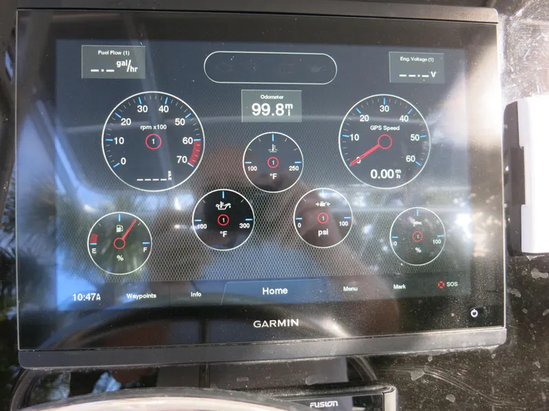 Slide: The Image of Mako 221 Center Console 1993 - 18