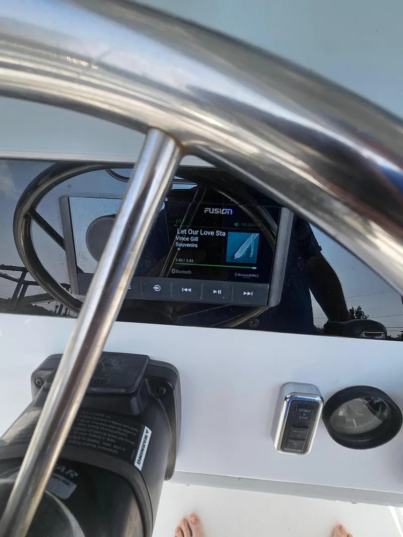 Slide: The Image of Mako 221 Center Console 1993 - 22