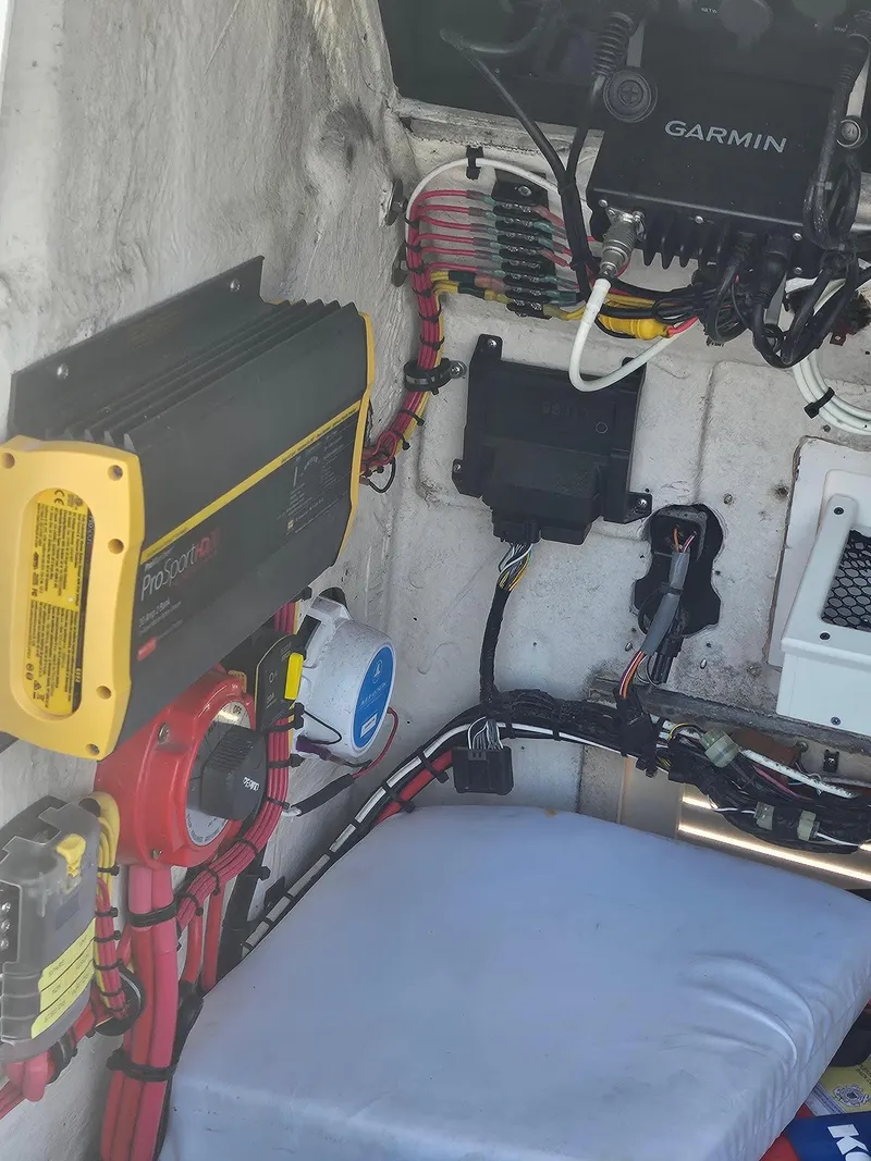 Slide: The Image of Mako 221 Center Console 1993 - 42