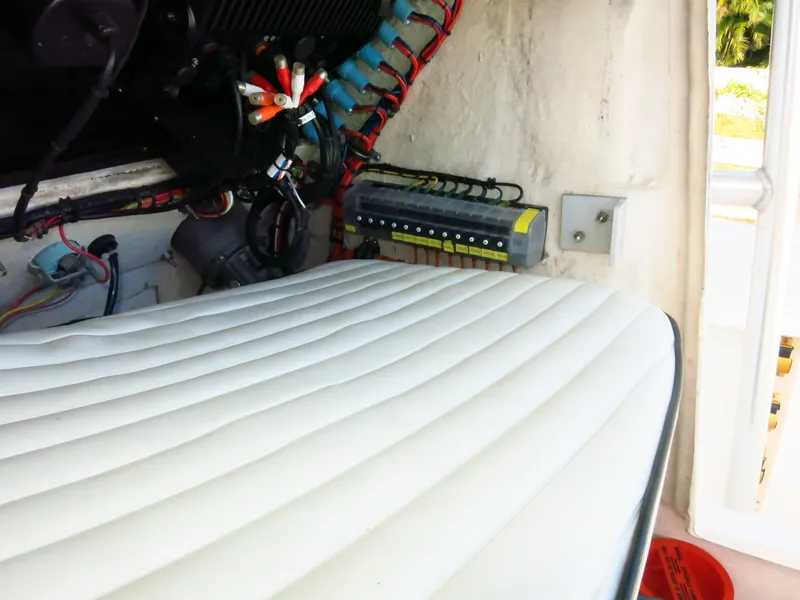 Slide: The Image of Mako 221 Center Console 1993 - 47