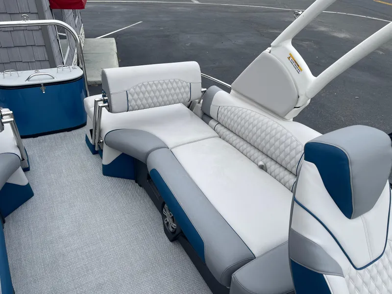 Slide: The Image of Luxurious seating on 2025 Avalon 2585 Excalibur LTD boat with modern design and high-performance features. - 21