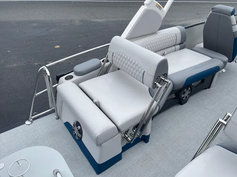 Slide: The Image of 2025 Avalon 2585 Excalibur LTD boat interior with luxurious seating and modern design. - 24