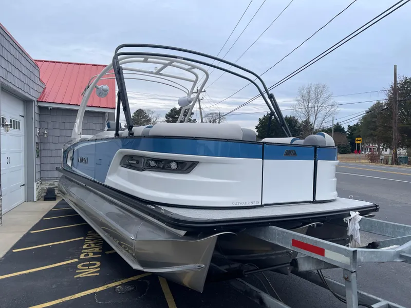 Slide: The Image of 2025 Avalon 2585 Excalibur LTD Tri Toon boat with Mercury 400hp V-10 Verado. - 5