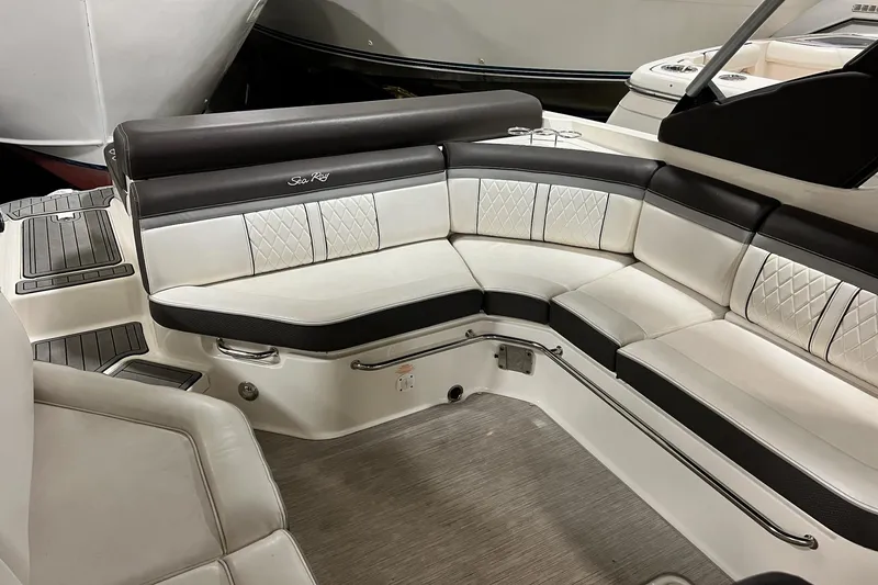 Slide: The Image of Luxurious seating area on a 2017 Sea Ray 280 SLX boat. - 10