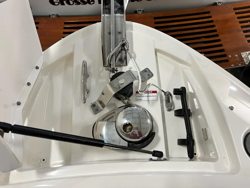 Slide: The Image of 2017 Sea Ray 280 SLX boat anchor system with stainless steel fittings. - 5