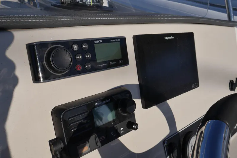 Slide: The Image of 2020 Boston Whaler - Helm - 23