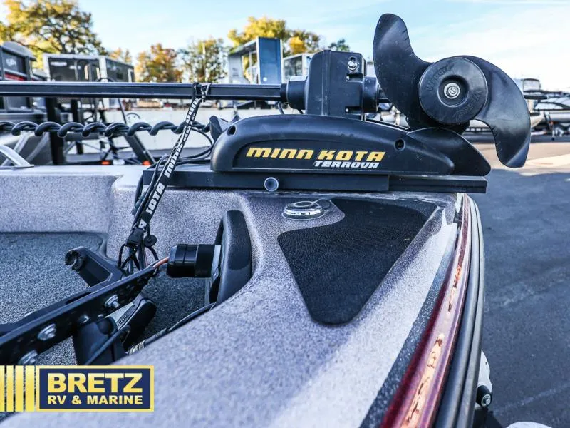 Slide: The Image of 2015 Skeeter WX1850 boat with Minn Kota Terrova motor at Bretz RV & Marine. - 18