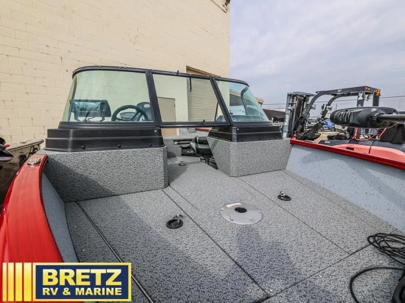 Slide: The Image of 2024 Adventure 1775 Sport boat at Bretz RV & Marine dealership. - 9