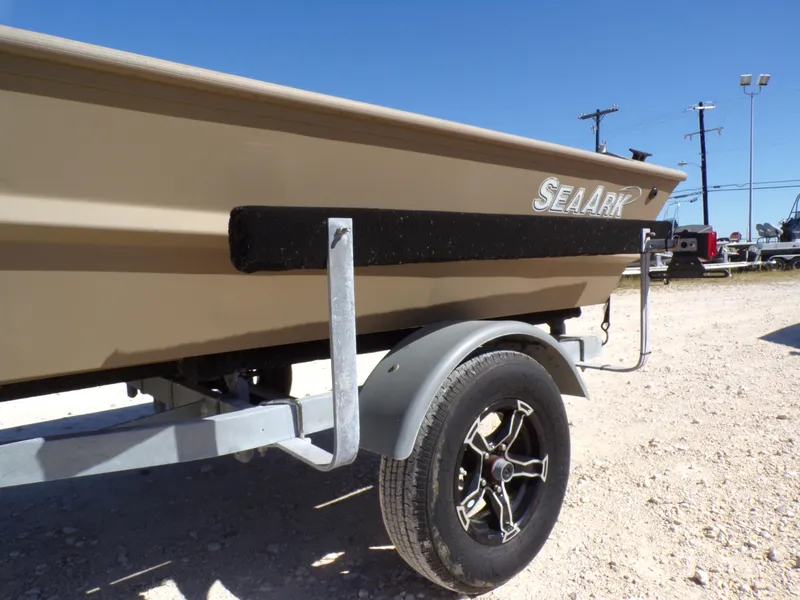 Slide: The Image of SeaArk 1652 MVT 2023 - 22