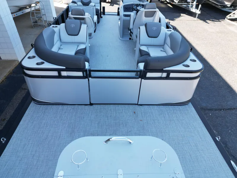 Slide: The Image of Tahoe LTZ QL21T 2024 - 12