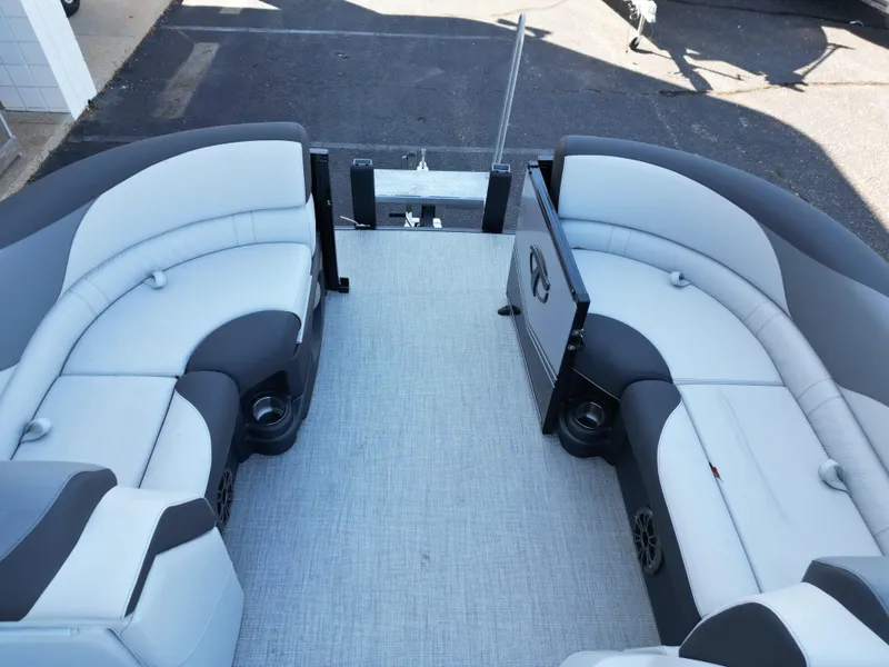 Slide: The Image of Tahoe LTZ QL21T 2024 - 15