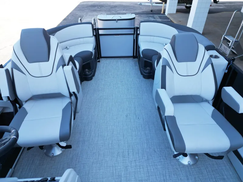 Slide: The Image of Tahoe LTZ QL21T 2024 - 18