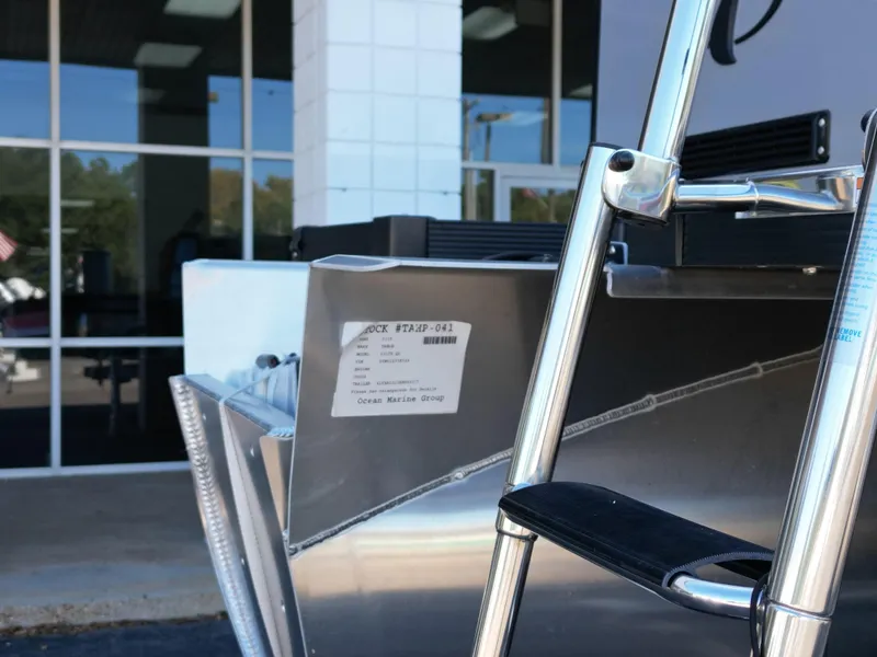 Slide: The Image of Tahoe LTZ QL21T 2024 - 23