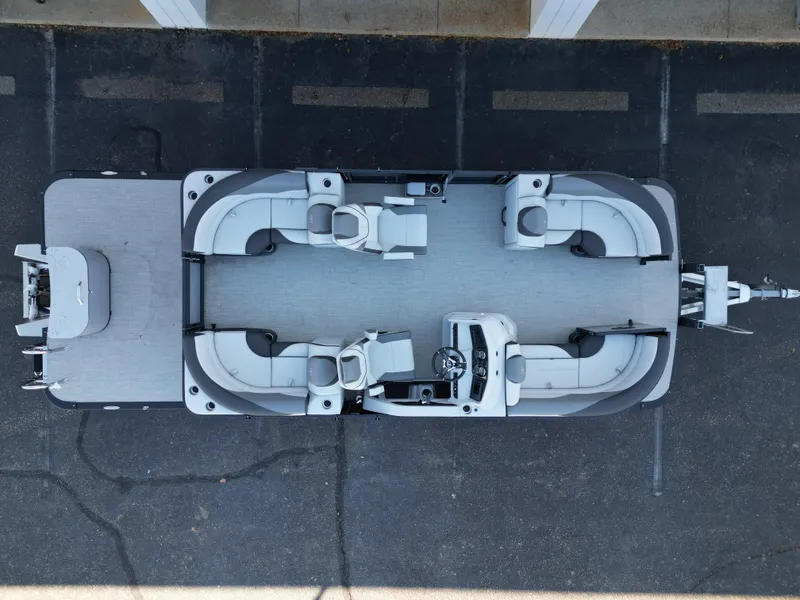 Slide: The Image of Tahoe LTZ QL21T 2024 - 5