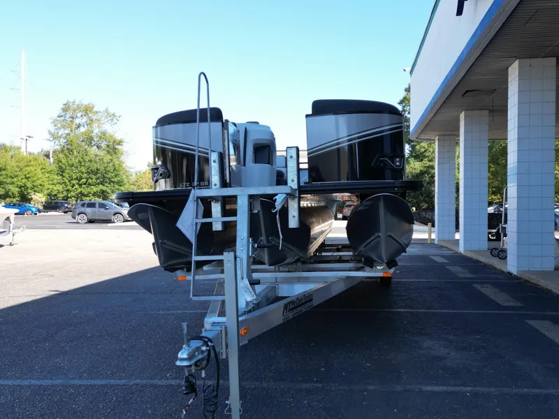 Slide: The Image of Tahoe LTZ QL21T 2024 - 9