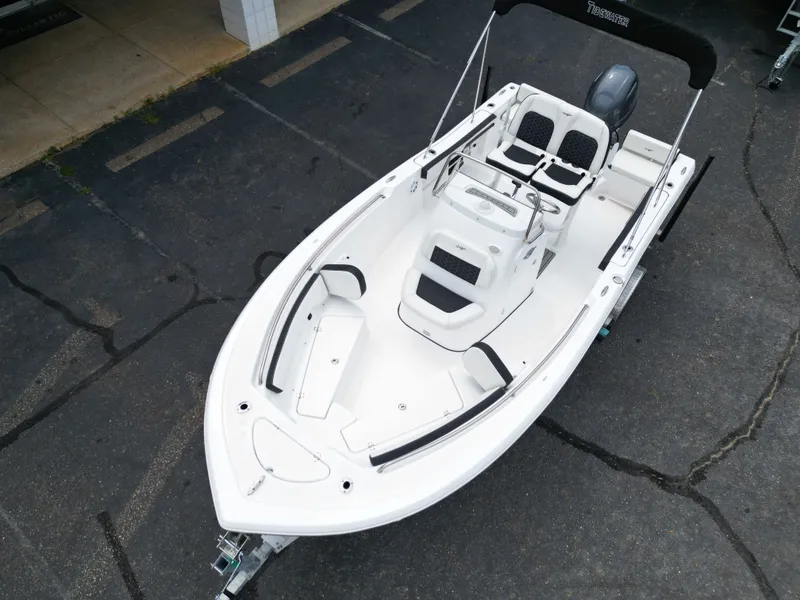 Slide: The Image of Tidewater 198 CC Adventure 2025 - 6