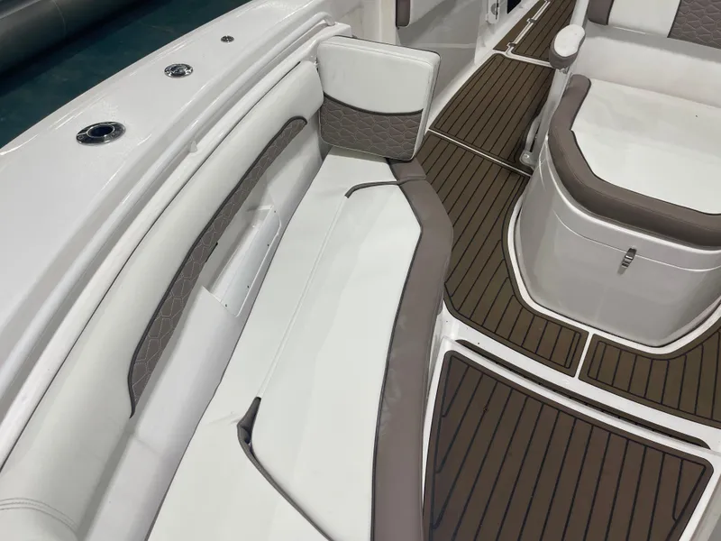 Slide: The Image of Tidewater 272LXF 2024 - 50