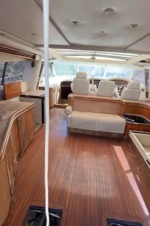 Slide: The Image of Sunseeker Predator 80 1999 - 10