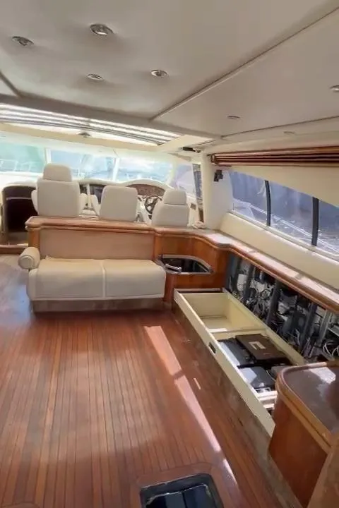 Slide: The Image of Sunseeker Predator 80 1999 - 11