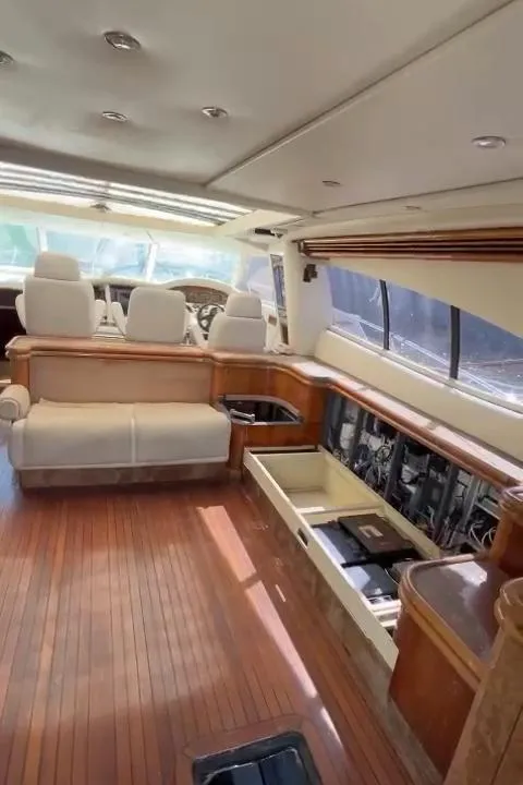 Slide: The Image of Sunseeker Predator 80 1999 - 12