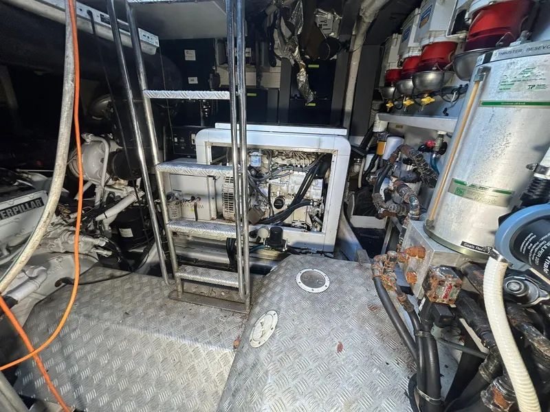 Slide: The Image of Sunseeker Predator 80 1999 - 24