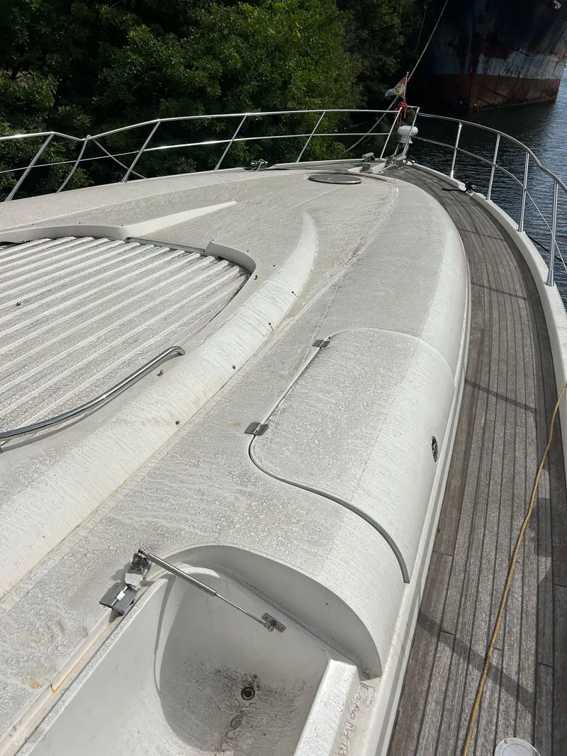 Slide: The Image of Sunseeker Predator 80 1999 - 25