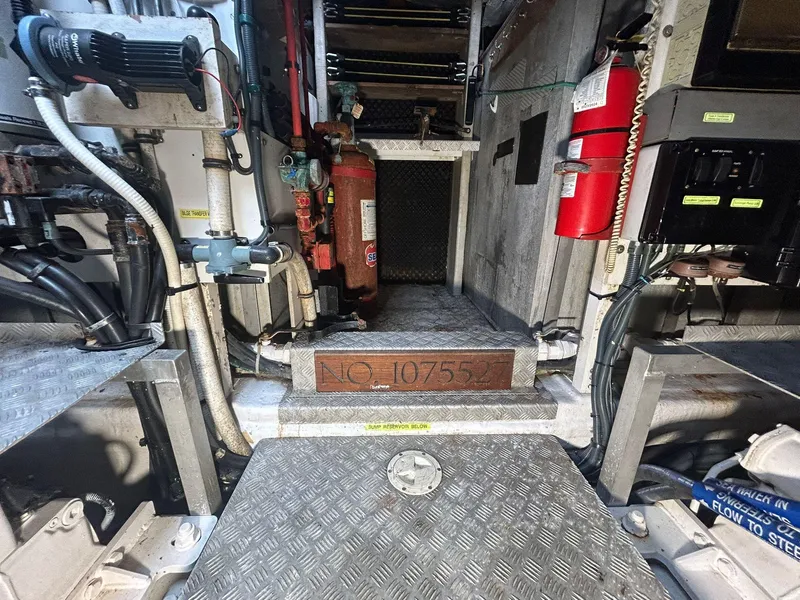 Slide: The Image of Sunseeker Predator 80 1999 - 28