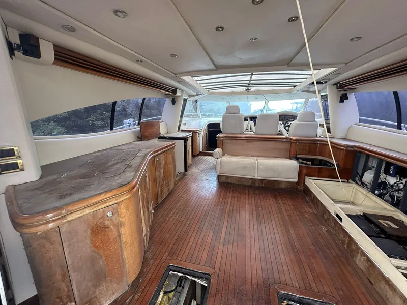 Slide: The Image of Sunseeker Predator 80 1999 - 32