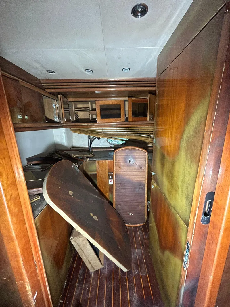 Slide: The Image of Sunseeker Predator 80 1999 - 34