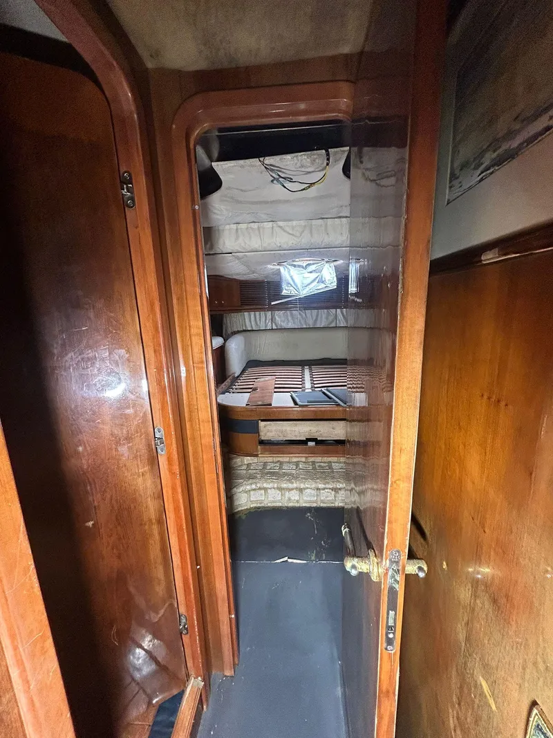 Slide: The Image of Sunseeker Predator 80 1999 - 35