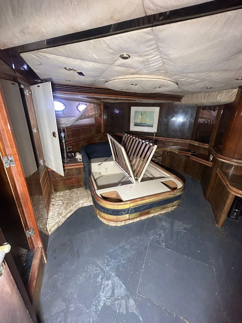 Slide: The Image of Sunseeker Predator 80 1999 - 38