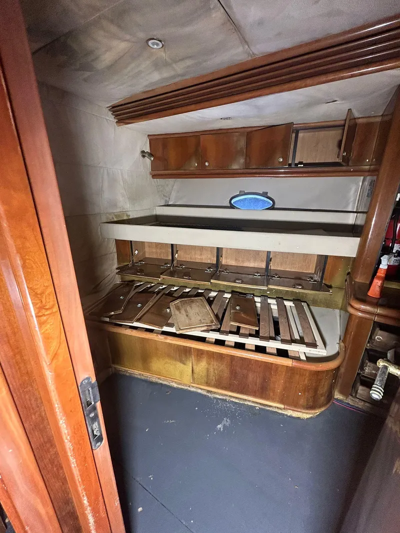 Slide: The Image of Sunseeker Predator 80 1999 - 39