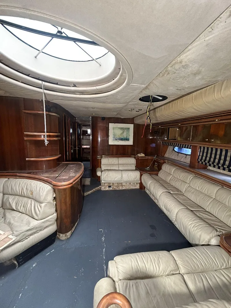 Slide: The Image of Sunseeker Predator 80 1999 - 42