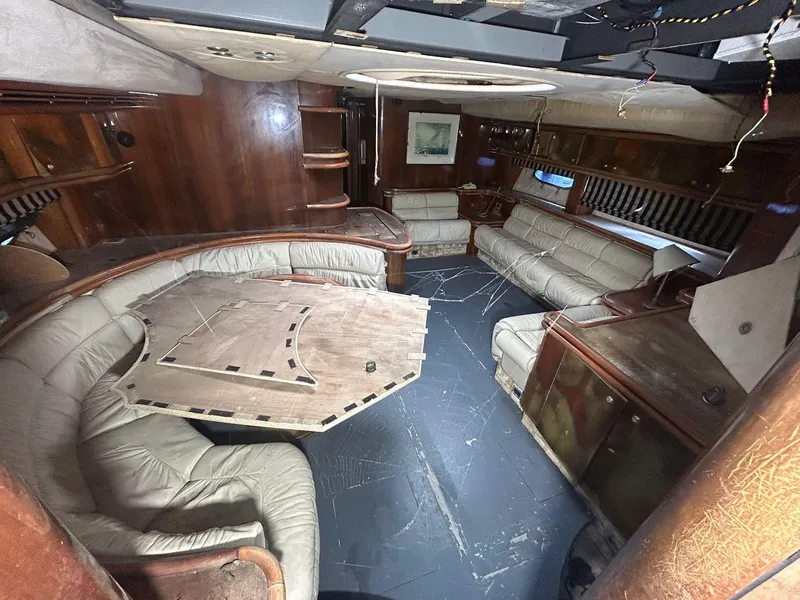 Slide: The Image of Sunseeker Predator 80 1999 - 43