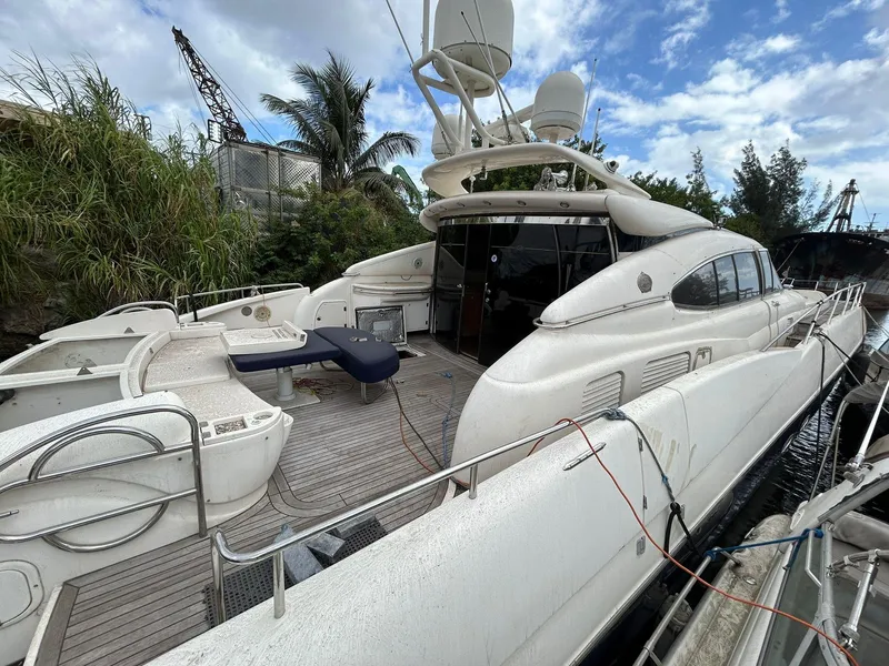 Slide: The Image of Sunseeker Predator 80 1999 - 47