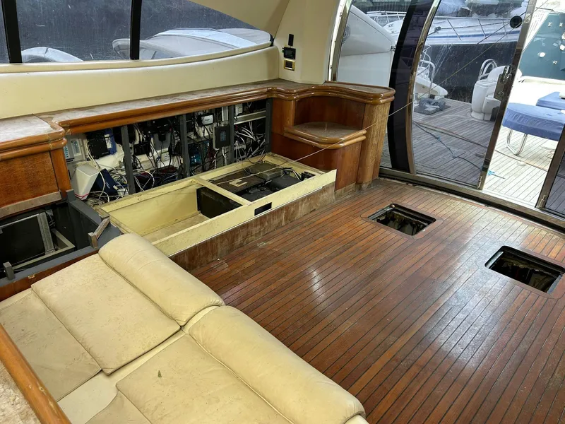 Slide: The Image of Sunseeker Predator 80 1999 - 48