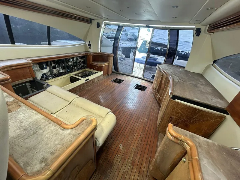 Slide: The Image of Sunseeker Predator 80 1999 - 49