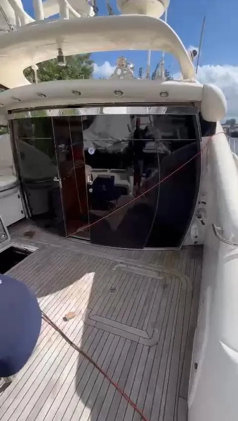 Slide: The Image of Sunseeker Predator 80 1999 - 5