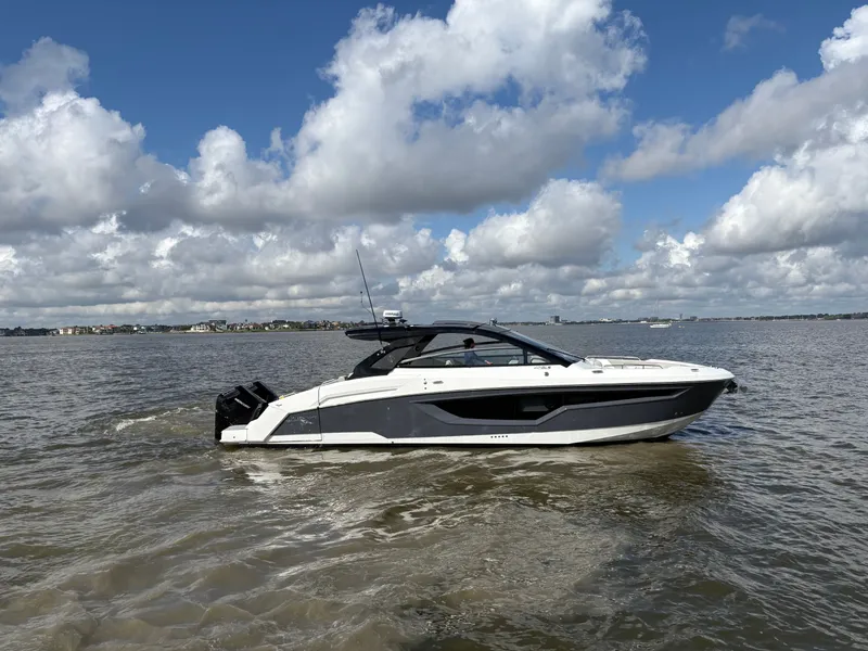 Slide: The Image of Cruisers 42 GLS OB 2025 - 3
