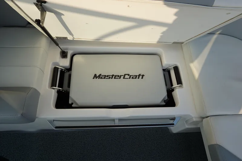 Slide: The Image of MasterCraft XT23 - Factory Demo w/ 6.2L Engine 2024 - 31