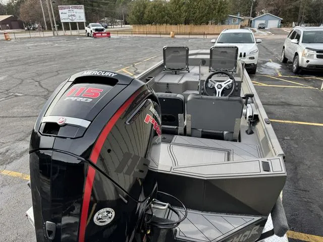 Slide: The Image of Thor LAKE HAMMER 1860 SIDE CONSOLE 2025 - 14