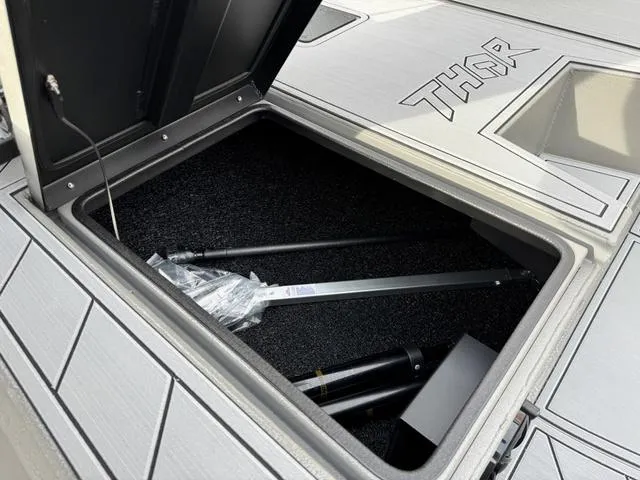 Slide: The Image of Thor LAKE HAMMER 1860 SIDE CONSOLE 2025 - 18