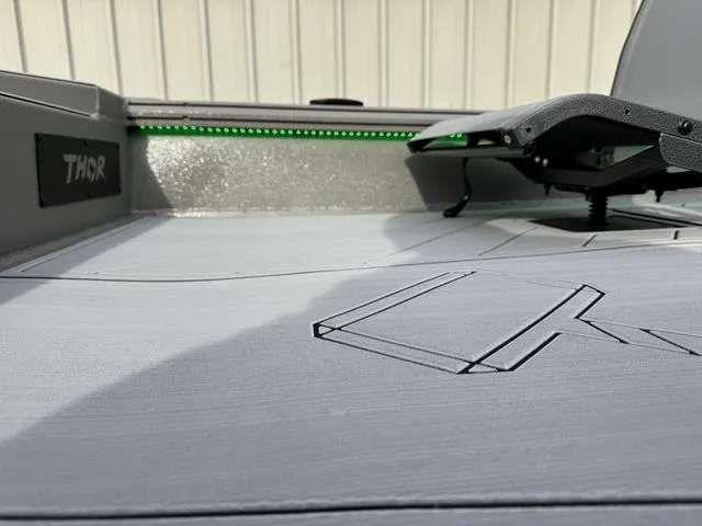 Slide: The Image of Thor LAKE HAMMER 1860 SIDE CONSOLE 2025 - 20