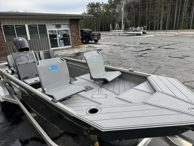 Slide: The Image of Thor LAKE HAMMER 1860 SIDE CONSOLE 2025 - 7