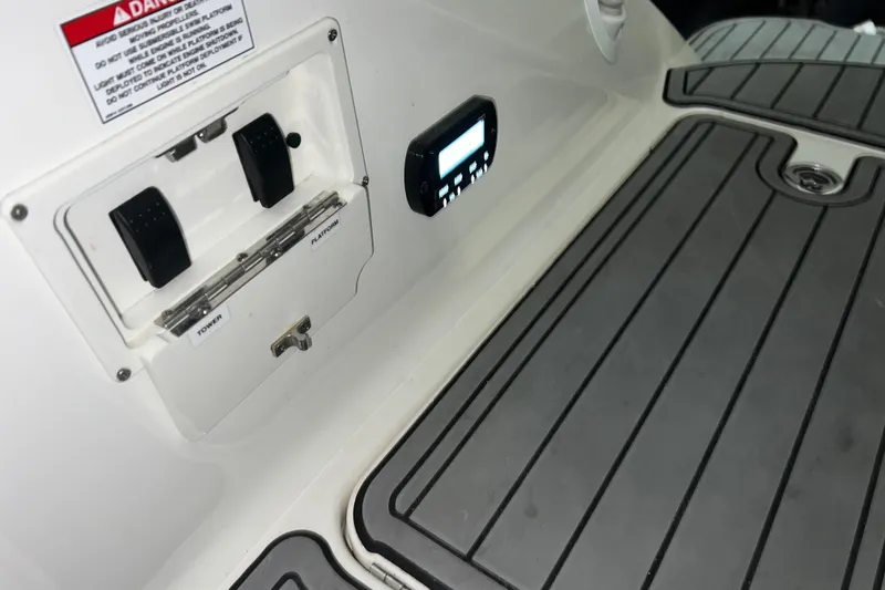 Slide: The Image of Control panel and deck of 2017 Sea Ray 280 SLX boat. - 26