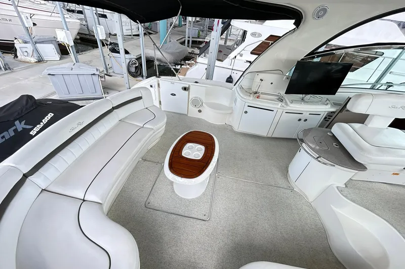 Slide: The Image of Luxurious 2007 Sea Ray 52 Sundancer yacht interior with plush seating and modern amenities. - 84