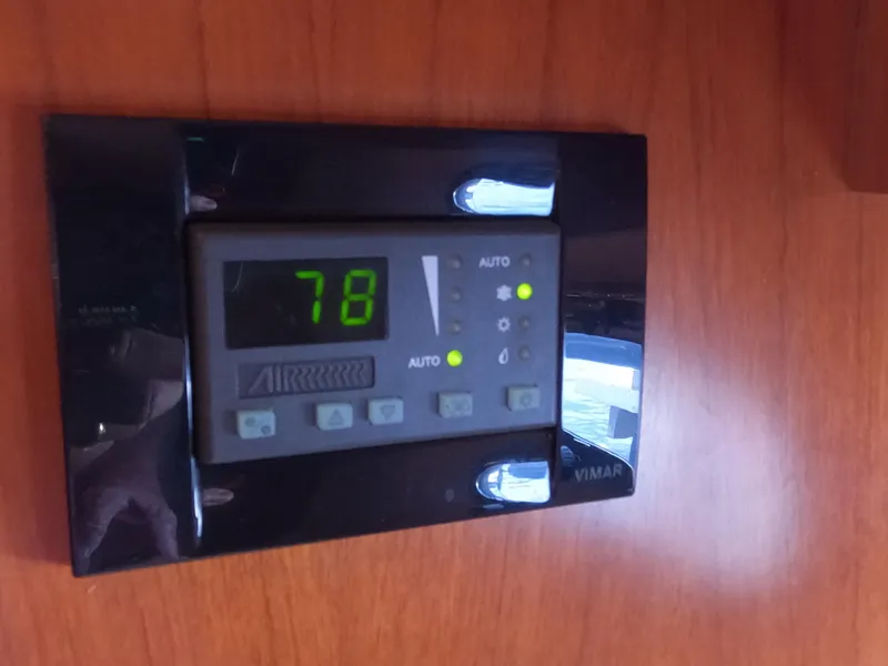 Slide: The Image of Digital thermostat on 2004 Tiara Yachts 4400 Sovran, displaying 78 degrees. - 20
